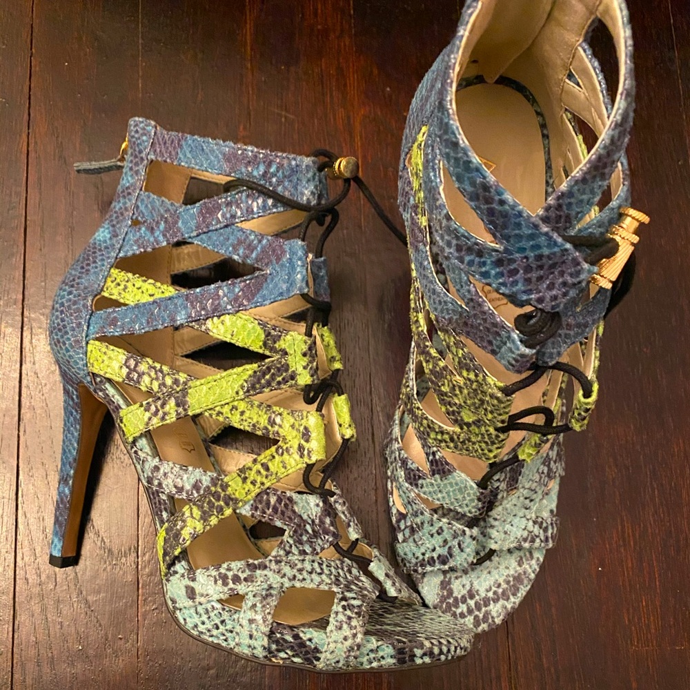 Nice Aldo heels.